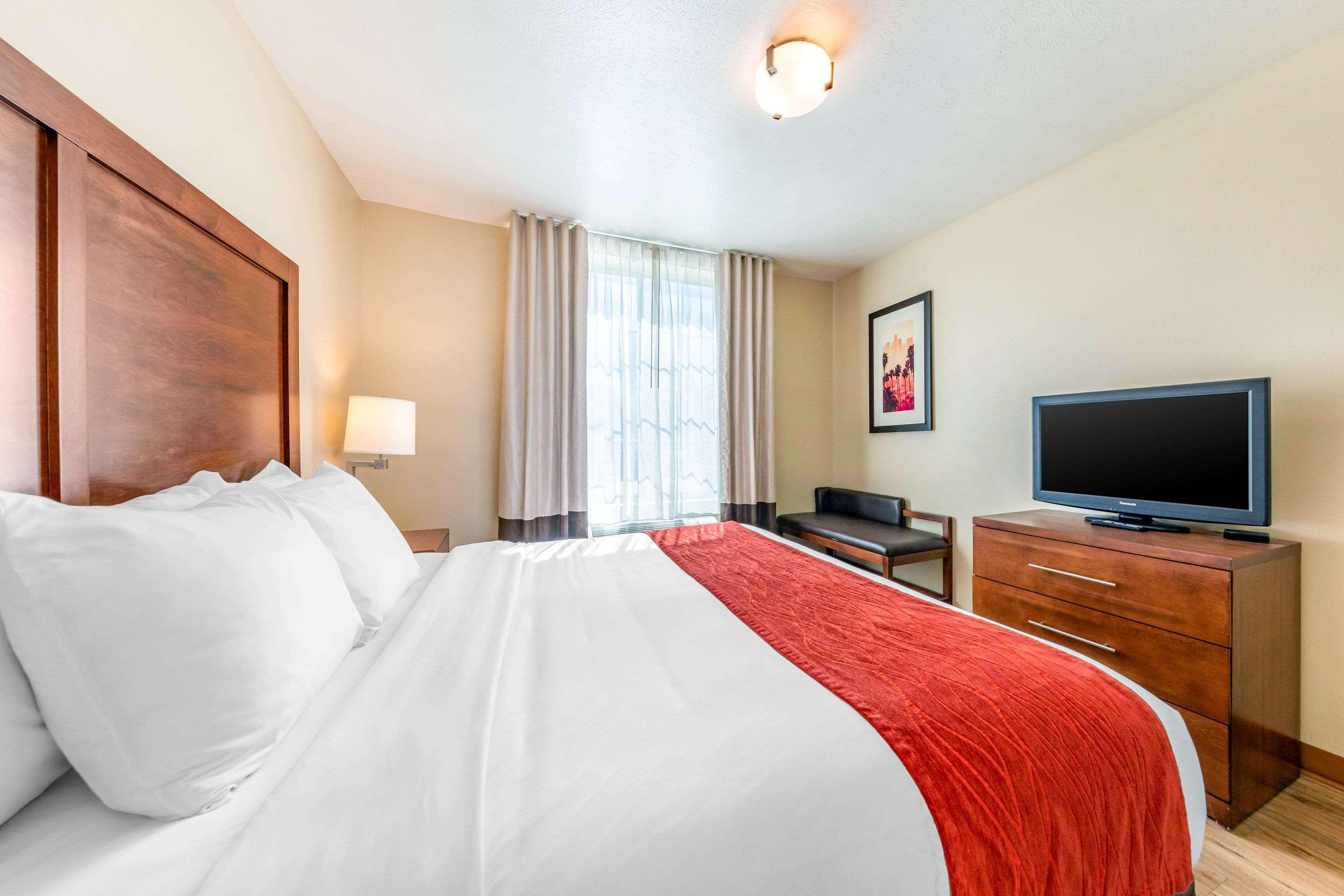 Comfort Inn & Suites Lancaster Antelope Valley Luaran gambar